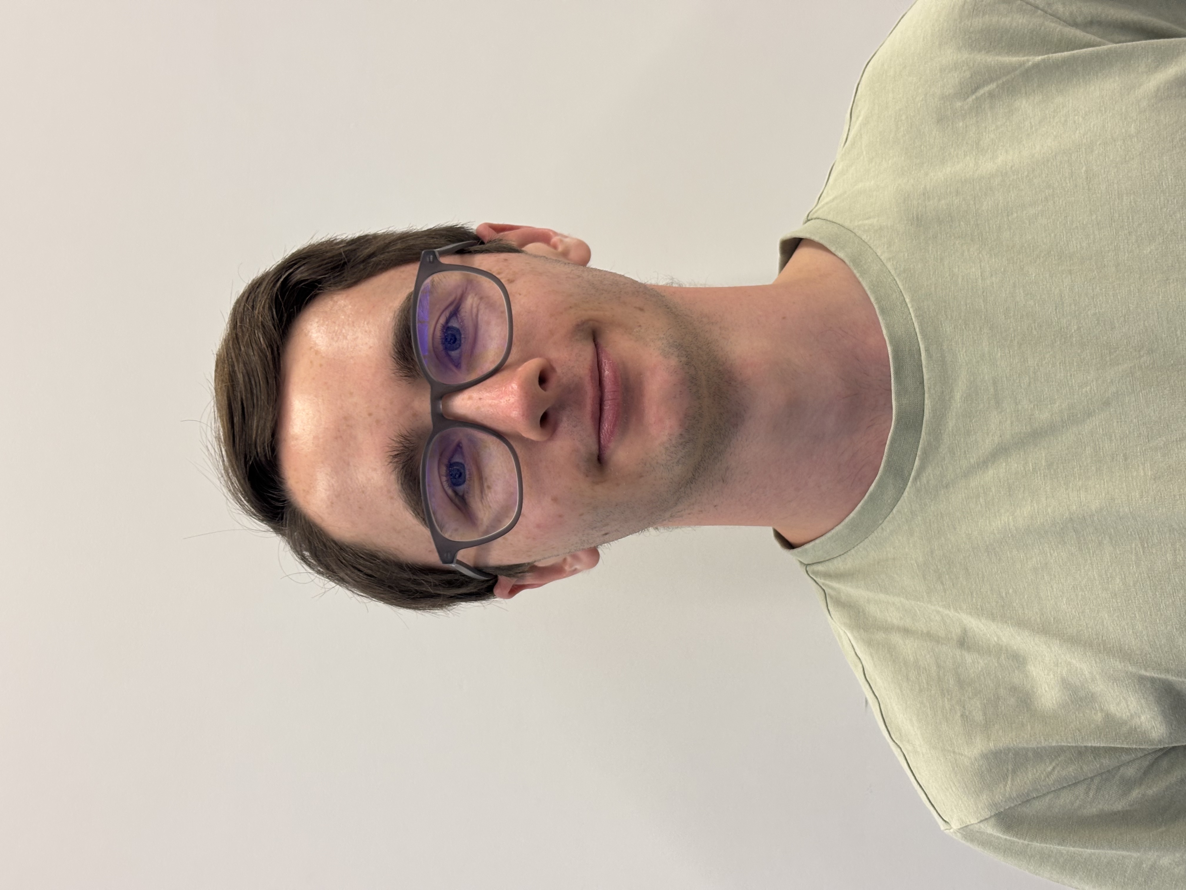 Oliver Martin Staubli - CEO, Stv. CFO